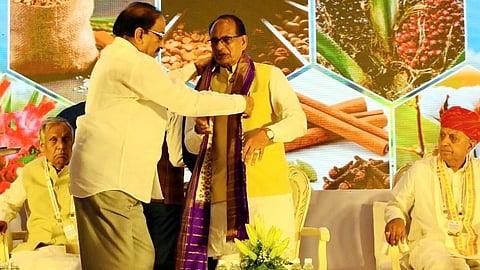 Thummala Nageshwara Rao felicitates Union Minister Shivraj Singh Chouhan.