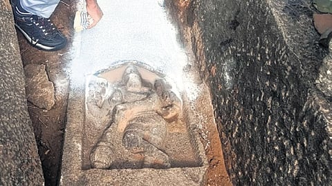 Preliminary readings indicate that the inscription records a perpetual land donation made to Tapanacharya, a revered guru. 