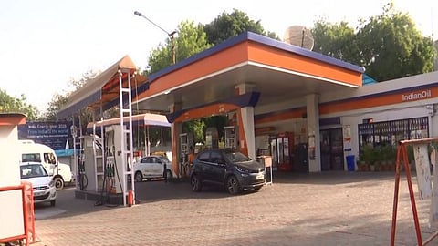 MP petrol pump dealers to stop accepting UPI payments above Rs 2,000 from Oct 16 over MDR charges
