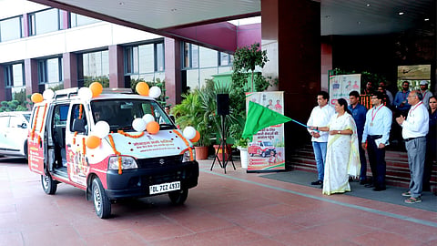 Chief Minister Rekha Gupta on Tuesday flagged off four ‘Mobile Namo Shramik Seva Kendra Vans’ from the Delhi Secretariat. 