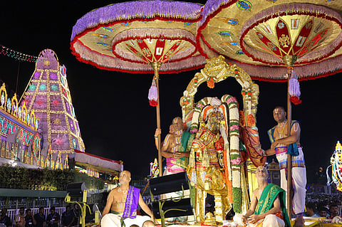  Priests and Vaishnavite scholars led the horse‑carrier strictly under Vaikhanasa Agama principles, with devotees chanting “Govinda Nama.”