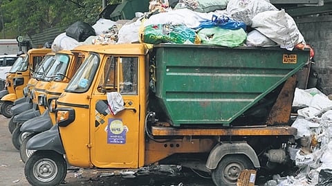 The minister said the government’s responsibility was to ensure that garbage vehicles reached every doorstep,