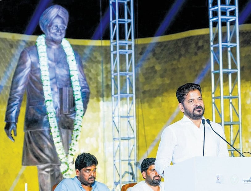 Manmohan Singh Statue Unveiled in Hyderabad, Calls for Bharat Ratna