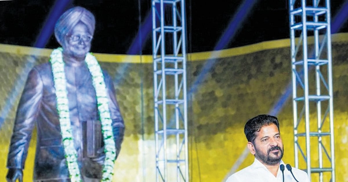 Manmohan Singh Statue Unveiled in Hyderabad, Calls for Bharat Ratna