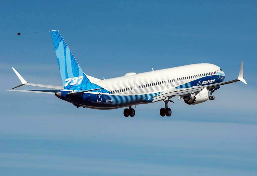 Boeing Flags Software Issue on Some 737 MAX Jets