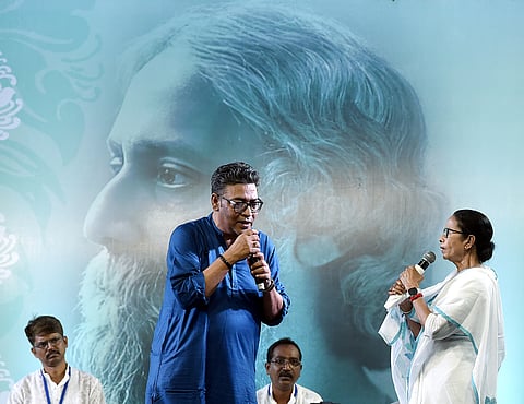 Former West Bengal Chief Minister Mamata Banerjee along with former state MLA Indranil Sen.