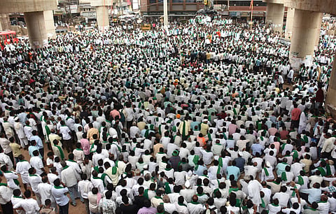Thousands of farmers from across Karnataka and neighbouring Maharashtra staged a massive protest at Rani Chennamma Circle in Hubballi. 