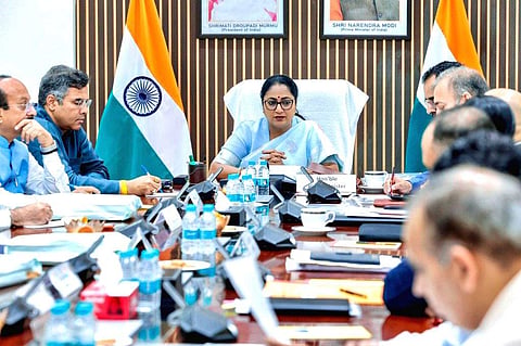 The Cabinet decided to expand mechanised cleaning to smaller roads, citing road dust as a major source of particulate pollution.