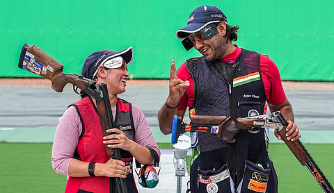 Neeru Dhanda and Kynan Chenai (R) during the trap mixed team final on Wednesday