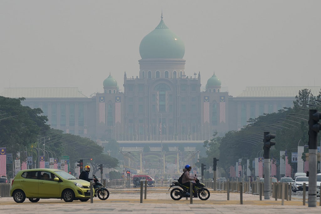 Kuala lumpur tops global pollution ranking as indonesian wildfires choke Southeast Asia