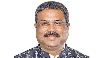 Projects in Sambalpur that came up for discussion included the Sambalpur Ring Road, Burla bypass, Hirakud bypass, Remeda-Hirakud road, a bridge connecting Burla and Hirakud.