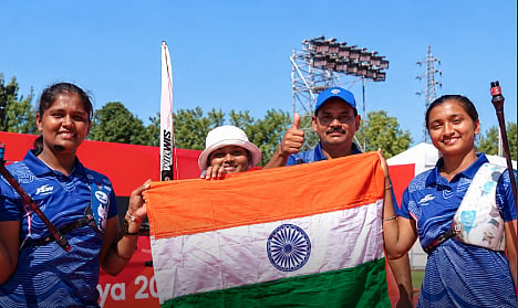 Seasoned campaigner Ankita Bhakat, Kirti Sharma and 17-year-old Kumkum Mohod held their nerve in challenging windy conditions to outshoot the defending champions and script a historic triumph.