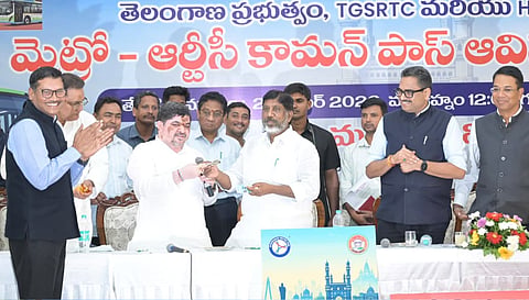 Deputy Chief Minister Bhatti Vikramarka, along with Transport Minister Ponnam Prabhakar, Ministers Vivek Venkataswamy and Azharuddin, unveiled the Metro-RTC common pass.