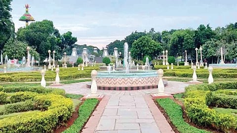 The works will be executed in five packages — two at NTR Gardens and three at Sanjeevaiah Park — with agencies to be engaged for landscaping and subsequent maintenance. The scope includes lawns, trees, palms, hedges, shrubs and topiary, along with fertilisation, pest control, trimming and pruning.