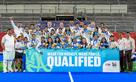 Indian women's hockey team celebrate after winning gold