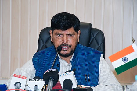 Athawale rules out CEC's resignation, warns Jantar Mantar protesters of jail, says J&K statehood soon