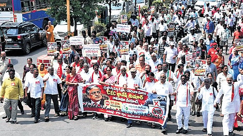 The demonstration began at Tummalapalli Kalakshetram, passed through Eluru Road and Old Bus Stand, and ended at Lenin Centre.