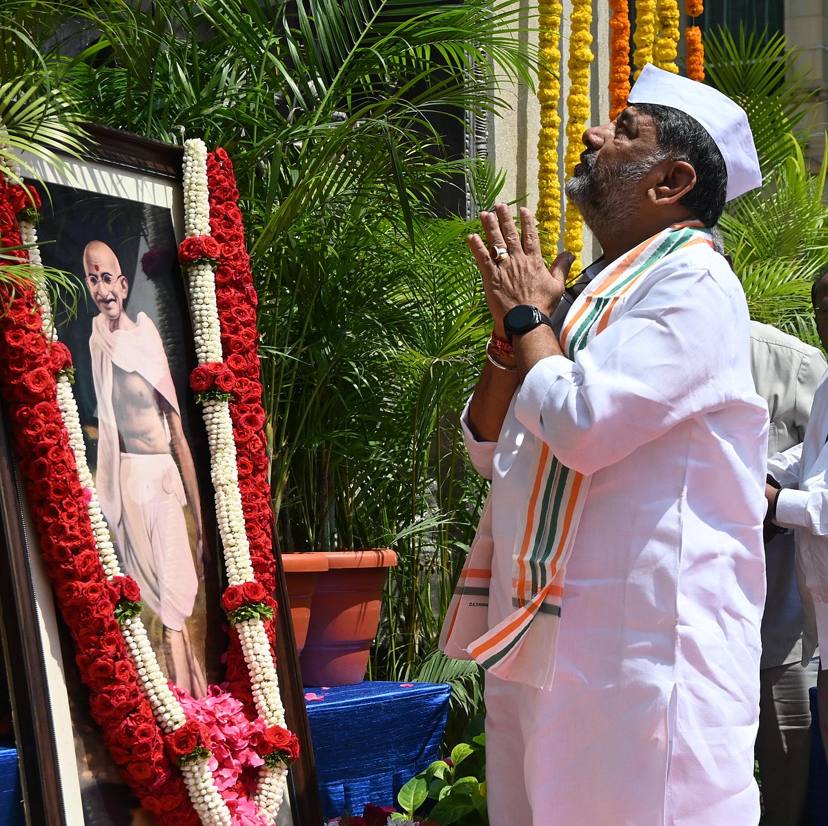 Day after voter roll protest, Cong-BJP face-off escalates into shouting match
