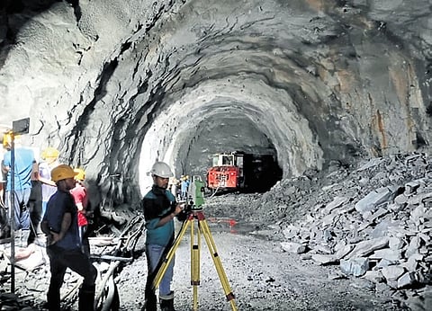 The officials informed the minister that works were being executed with a sustained rate of seven to seven-and-a-half metres per day. 