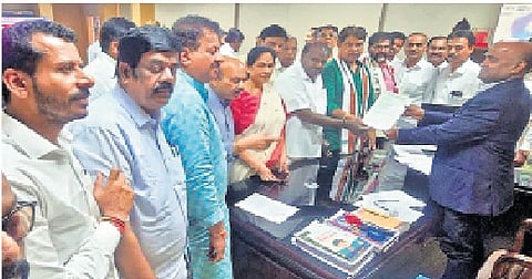 BJP state president BY Vijayendra, Union ministers HD Kumaraswamy and Shobha Karandlaje, Opposition Leader in Legislative Assembly R Ashoka and former chief minister Basavaraj Bommai submit a memorandum at the office of the Chief Electoral Officer on Monday.