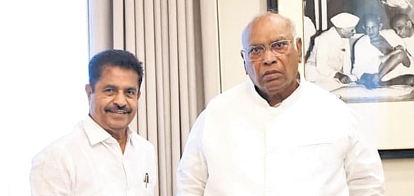 Kerala: Adoor Prakash takes Satheesan row to Kharge as Congress rift deepens
