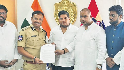 TPCC Election Coordination Committee chairman Pulipati Rajesh Kumar and others submit a complaint to Hyderabad Police Commissioner VC Sajjanar on Monday.