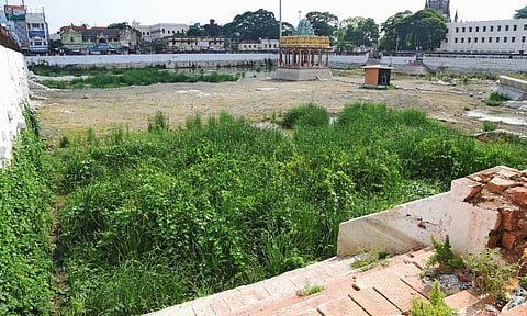 The view of Rockfort Thayumanaswamy temple Teppakulam at NSB road in Tiruchy on Saturday. 