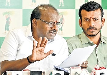 Union Minister HD Kumaraswamy addresses the media in Bengaluru 
on Wednesday.