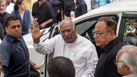 Congress President Mallikarjun Kharge arrives at Moets restaurant in Connaught Place to host a lunch meeting for INDIA alliance MPs, in New Delhi, Thursday, Oct. 8, 2026.