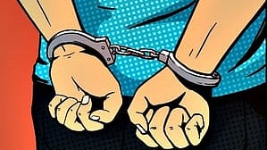 The alleged extortionists, reportedly with the help of local police, took the drivers and others to Kaliachak police station in a prison van, where they were allegedly assaulted and threatened with demands for lakhs of rupees. 
