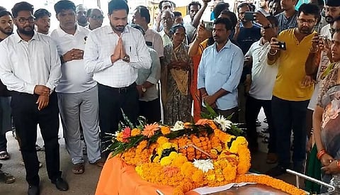 Teja was accorded a guard of honour before his mortal remains were consigned to the flames.