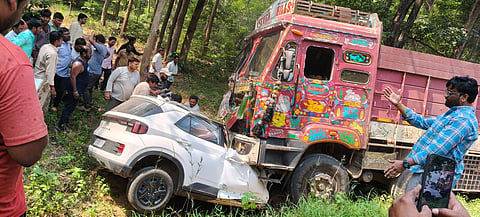 After reaching the Pasara forest toll, a speeding truck hit the CRPF jawans’ DCM vehicle. Later, the same speeding truck hit a car coming in the opposite direction.