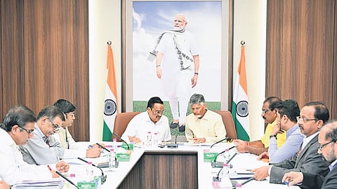 Chief Minister Nara Chandrababu Naidu met Union Minister for Jal Shakti CR Patil in New Delhi on Thursday.