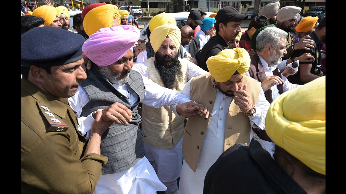 AAP-BJP clash over SIR in Punjab; Sisodia, Cheema detained for protest against CEC