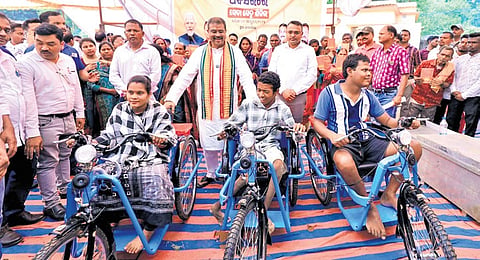 Sambalpur MP Dharmendra Pradhan during the ‘Seva Sankalpa Abhiyan’.