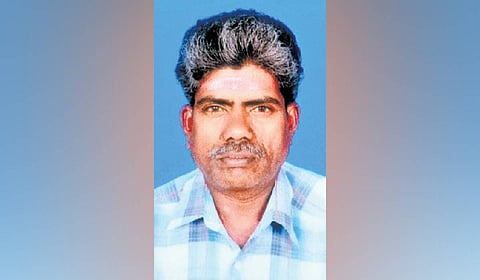 The deceased has been identified as C Sudarmani, a resident of Paruthivilai in Kadayanallur. He was bitten by a Russell’s viper while he was going to the toilet behind his house around 5 am on Saturday.