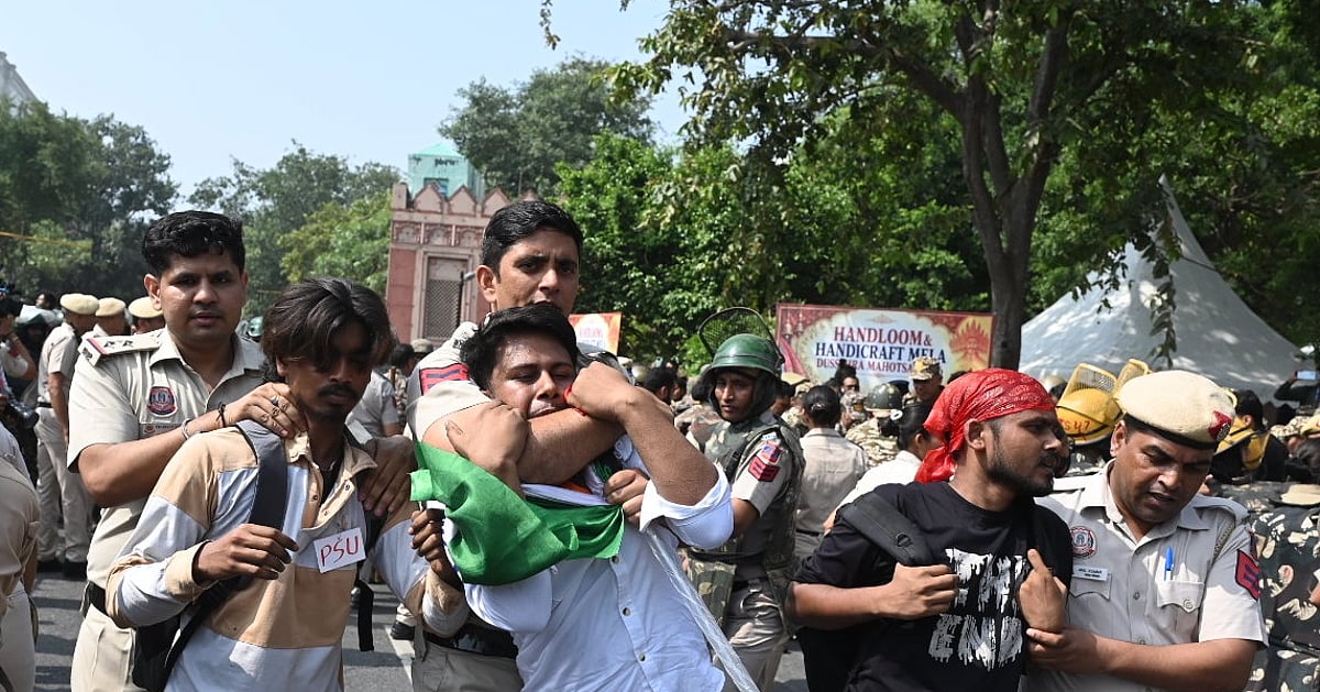 Delhi police detain journalists alongside protesters during CJP rally