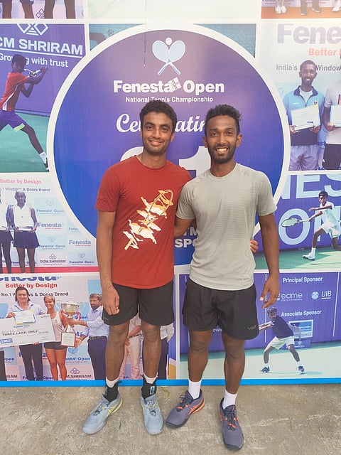 Manish Sureshkumar (L) with Nitin Kumar Sinha