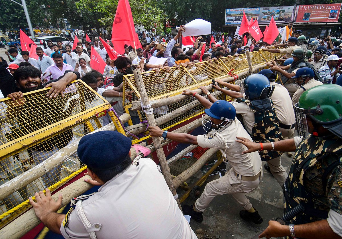 Patna Left-wing students defy protest curbs, demand CEC Gyanesh Kumar's resignation over SIR
