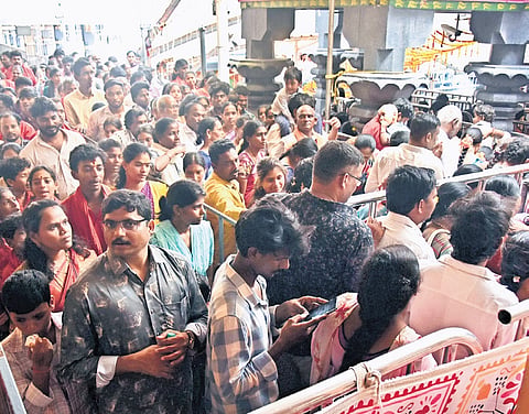 Goddess Kanaka Durga appears in Sri Mahachandi Devi Alankaram on the fourth day of Navaratri festivities in Vijayawada on Wednesday; President Droupadi Murmu visits the temple 