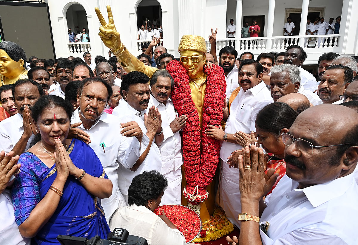 No truce in sight for AIADMK as EPS loyalist rebuts Velumani remarks