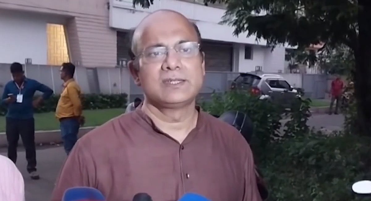 Left parties have right to set up bookstalls, vandalising those is act of cowardice: RSS leader