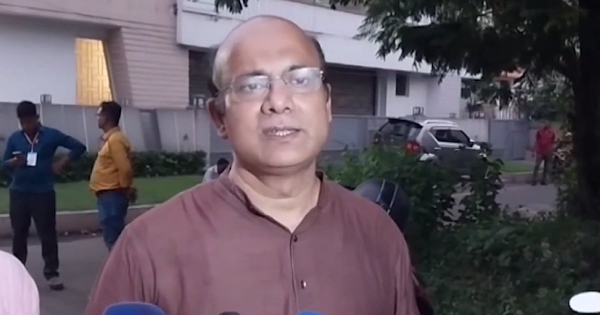 Left parties have right to set up bookstalls, vandalising those is act of cowardice: RSS leader