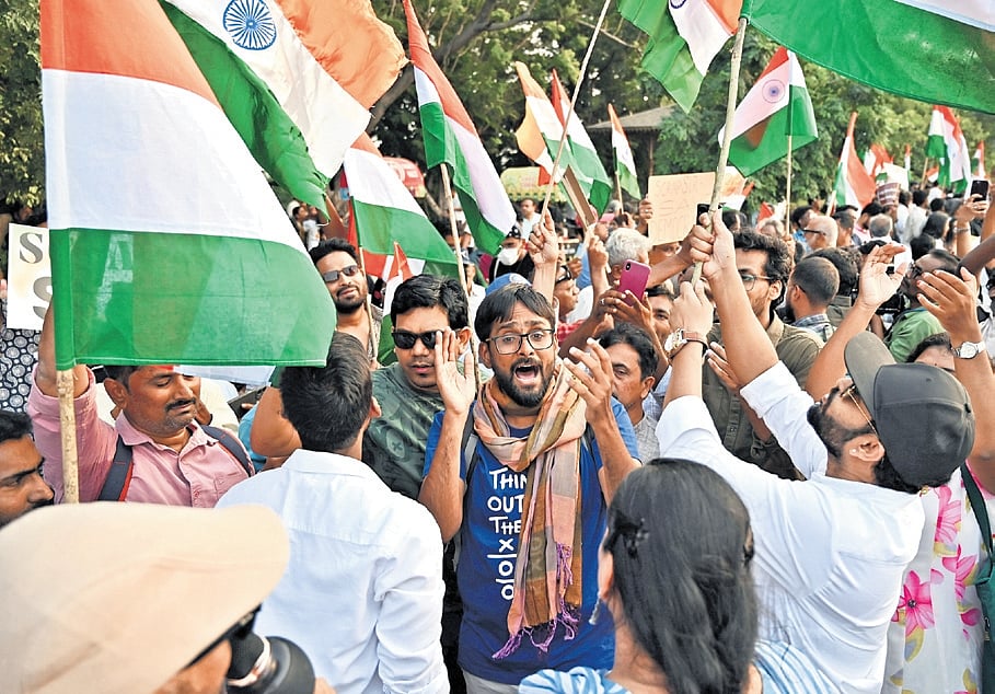 2,000 form human chain at Hyderabad's Tank Bund against SIR