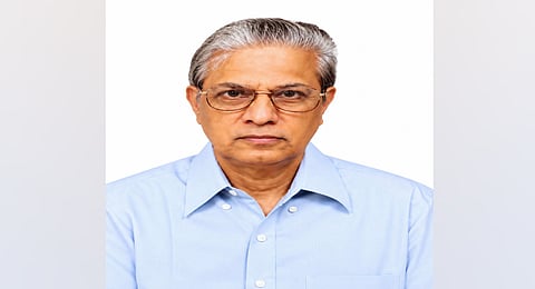 Former Chief Secretary to the Tamil Nadu government, Sukavaneshvar (82), passed away in Chennai at a private hospital where he was being treated.