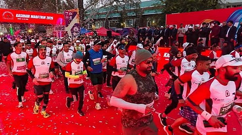 The event recorded 1,807 online registrations, including 1,221 participants from Jammu and Kashmir, 513 from other states and 73 international runners representing 12 countries. 