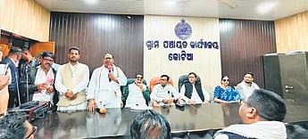 OPCC chief Bhakta Charan Das and other leaders at Kotia gram panchayat office