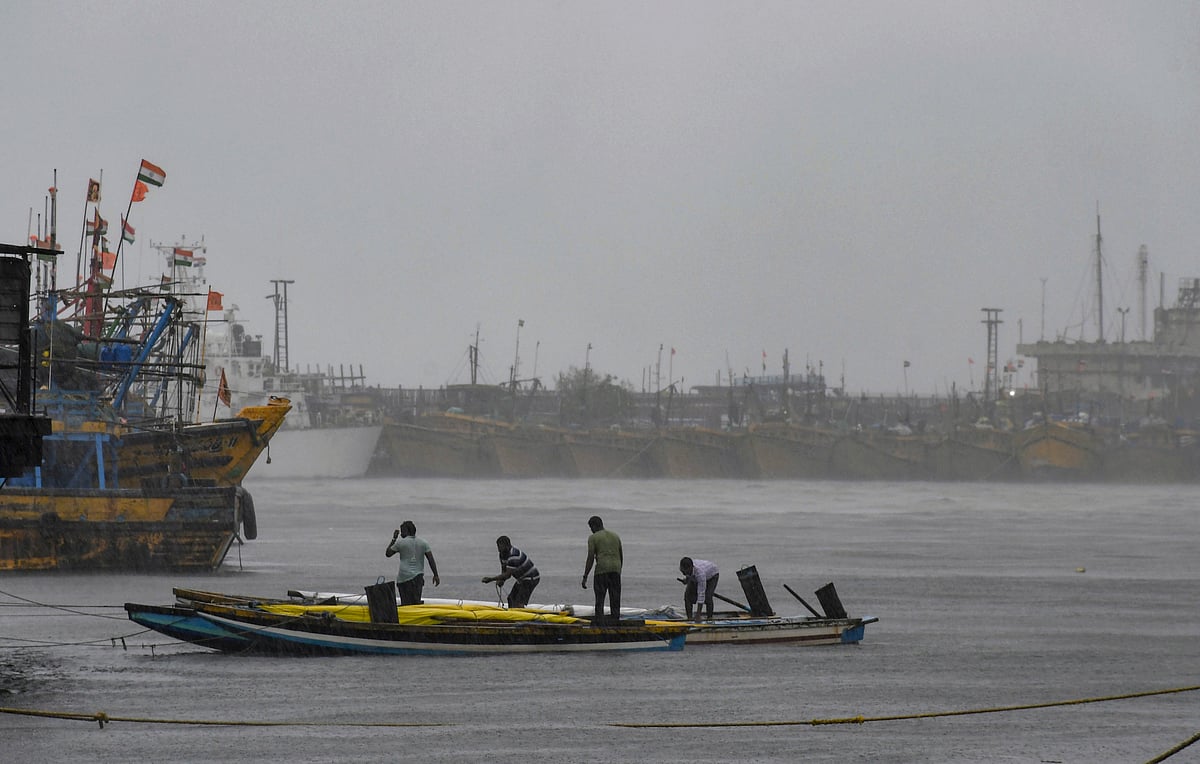 Cyclone Arnab nearly stationary off Andhra coast, landfall to continue for 2-3 hours