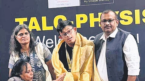 Sohursh Shankar (second from right) being felicitated by Dr Mahesh Babu, Commissioner for Persons with Disabilities