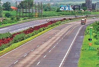 Telangana CM gives officials 3 months to acquire land for RRR